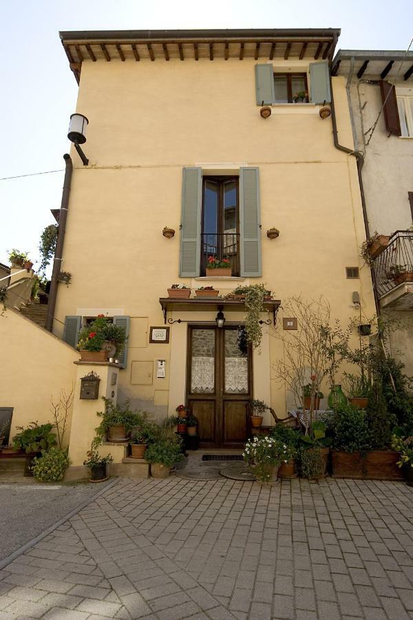 Angolo Del Gelsomino Castel Ritaldi 外观 照片